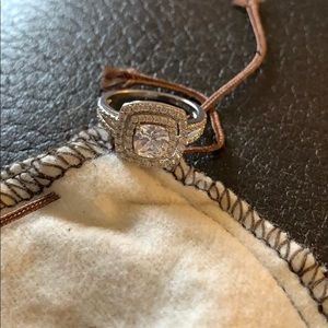 925 sterling silver and cubic zirconia ring